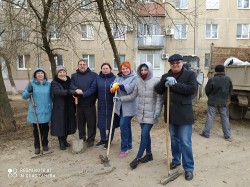 Округ №5 субботник продолжается.